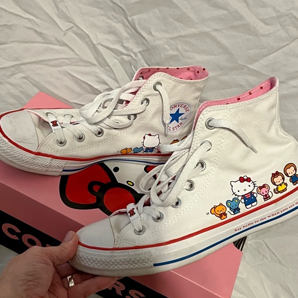 SOLD!!! Sz 8 Womens Converse Sanrio Hello Kitty Collab Hi Tops - Picture 5 of 14